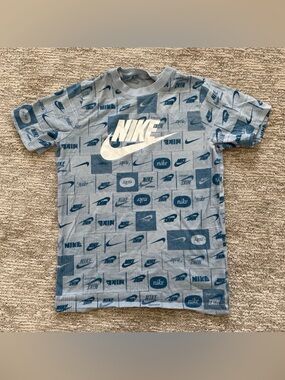 The Nike Tee Shirt Boys Medium Blue Short Sleeve T Shirt All Over Print Retro